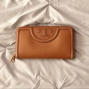 TORY BURCH Continental Zipper WALLET